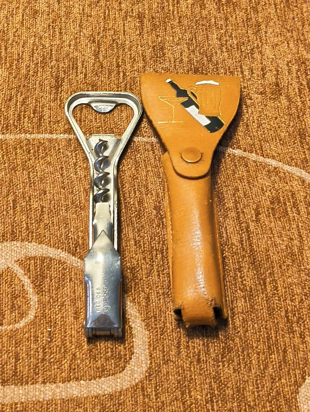 Vtg 3 in 1 Skyline Beverage Boy Barware Bottle Can Opener England & Leather Case